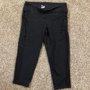 Black side mesh panel workout capris